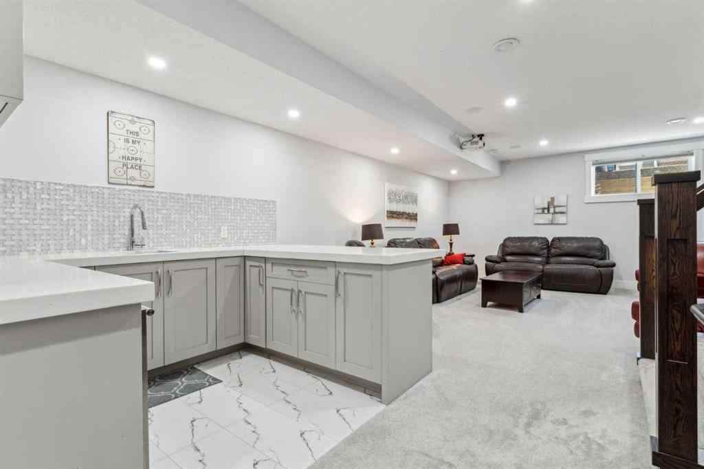 MLS® A2245027 - 3717 41 Street SW in Glenbrook Calgary, Residential