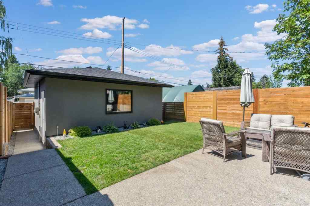 MLS® A2245027 - 3717 41 Street SW in Glenbrook Calgary, Residential