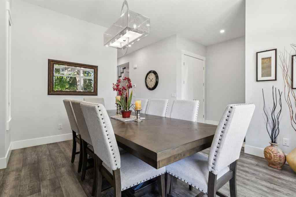 MLS® A2245027 - 3717 41 Street SW in Glenbrook Calgary, Residential