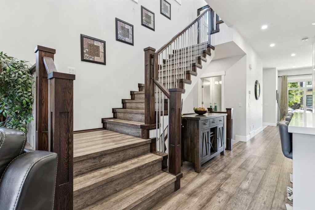 MLS® A2245027 - 3717 41 Street SW in Glenbrook Calgary, Residential