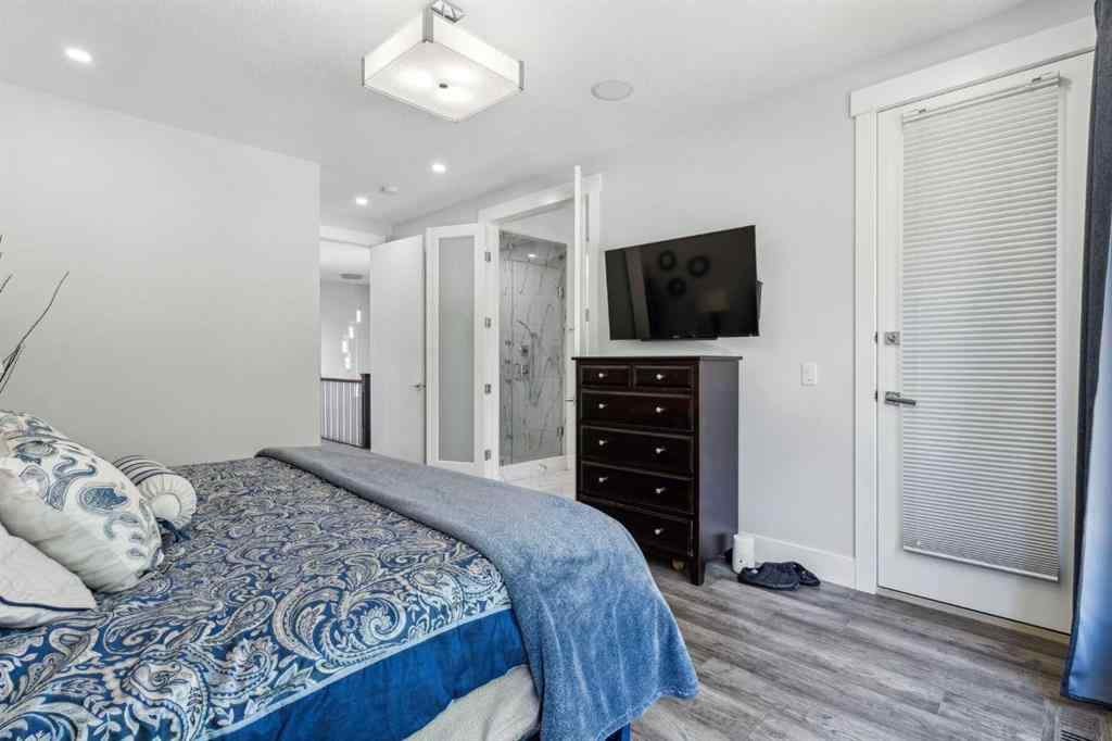 MLS® A2245027 - 3717 41 Street SW in Glenbrook Calgary, Residential