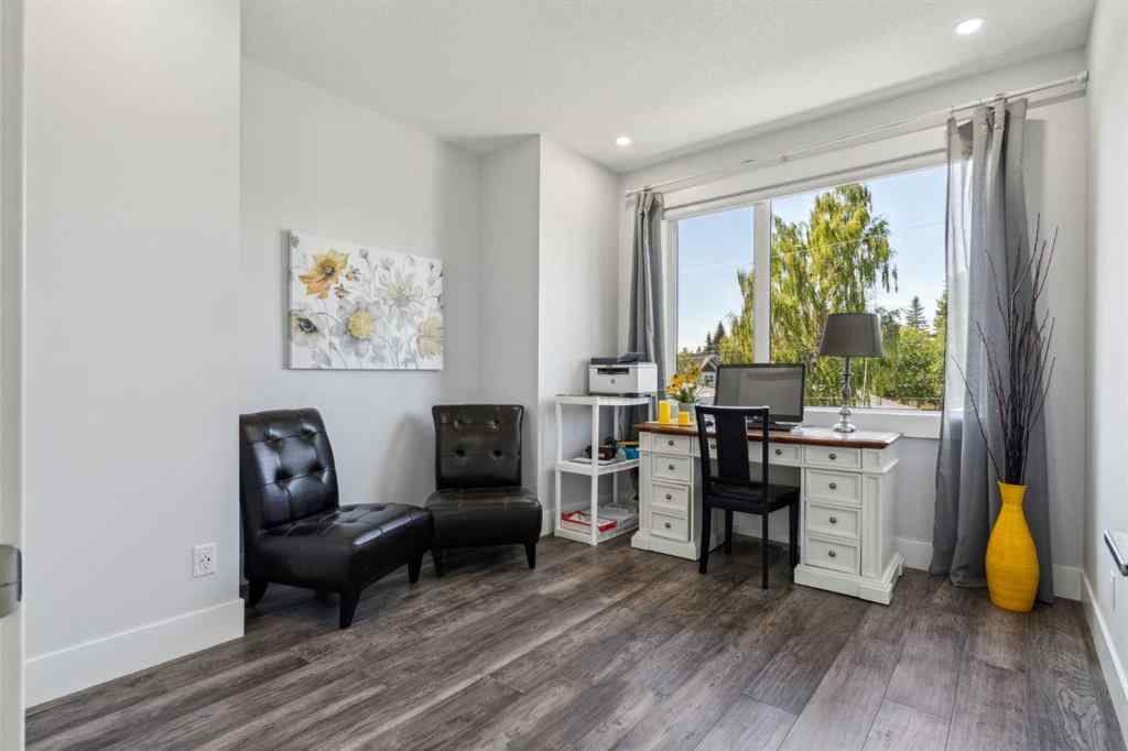MLS® A2245027 - 3717 41 Street SW in Glenbrook Calgary, Residential