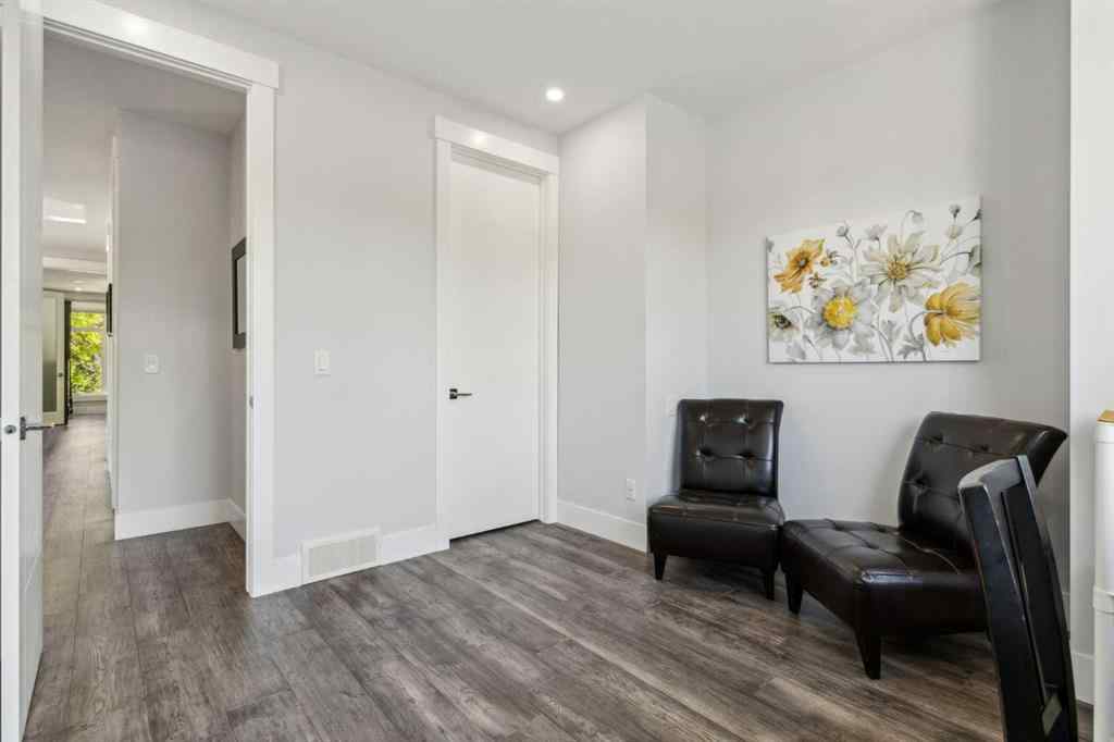 MLS® A2245027 - 3717 41 Street SW in Glenbrook Calgary, Residential