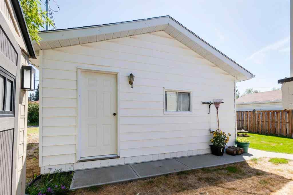 MLS® A2245033 - 2141 19 Avenue  in NONE Didsbury, Residential