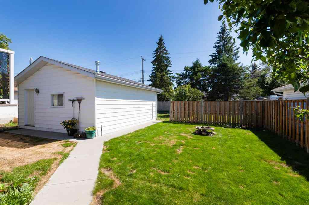 MLS® A2245033 - 2141 19 Avenue  in NONE Didsbury, Residential
