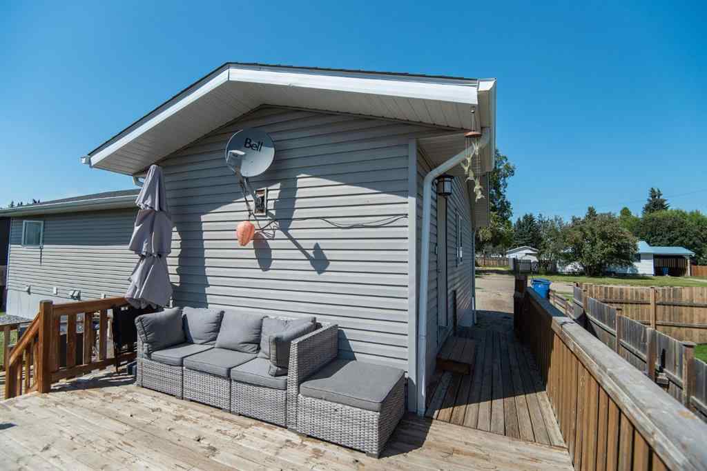 MLS® A2245072 - 4831 52 Avenue  in NONE Eckville, Residential