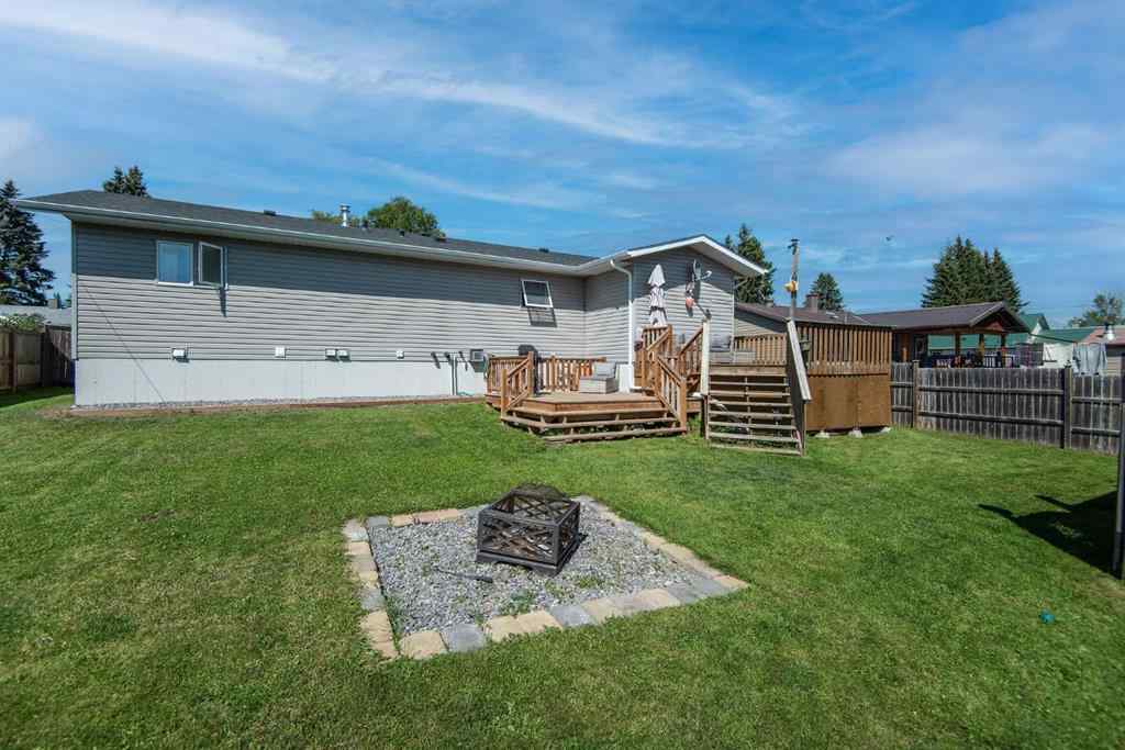 MLS® A2245072 - 4831 52 Avenue  in NONE Eckville, Residential