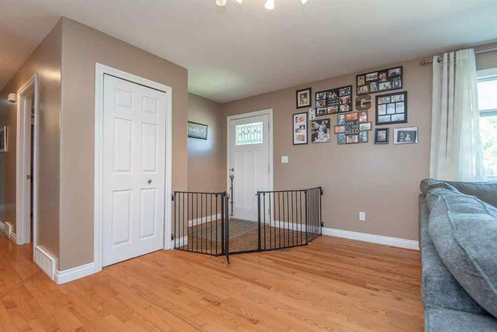 MLS® A2245072 - 4831 52 Avenue  in NONE Eckville, Residential