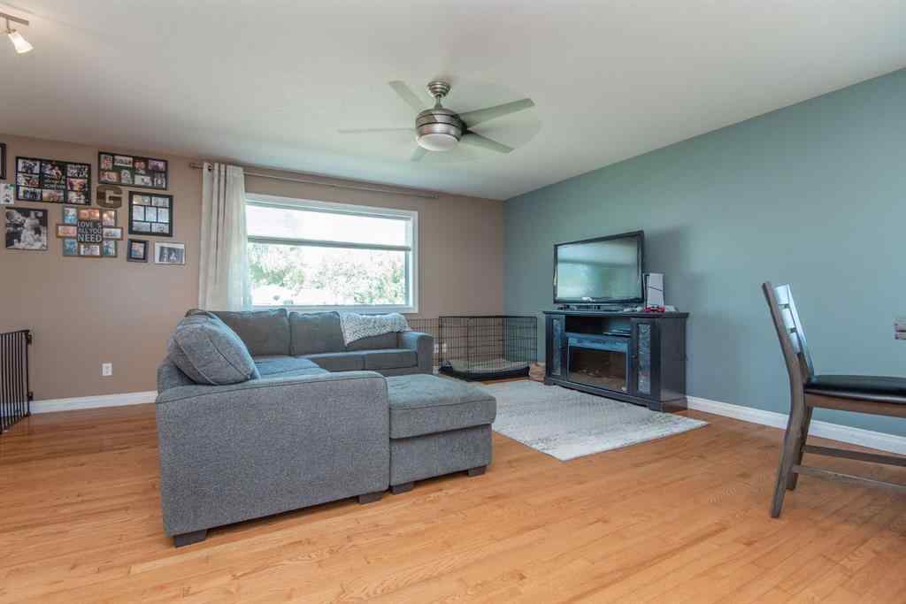MLS® A2245072 - 4831 52 Avenue  in NONE Eckville, Residential