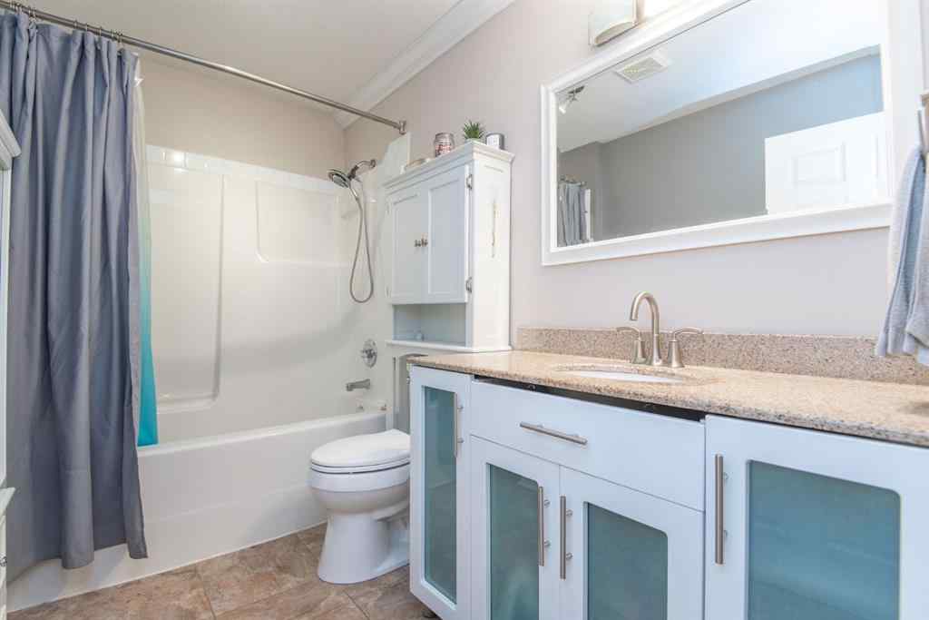 MLS® A2245072 - 4831 52 Avenue  in NONE Eckville, Residential