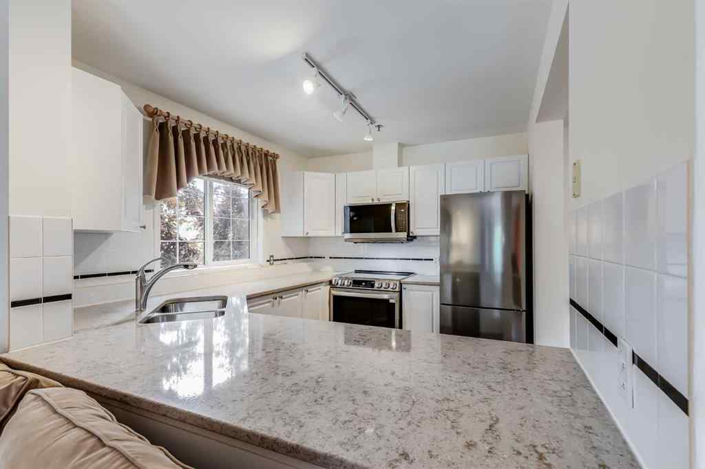 MLS® A2245079 - Unit #210 1415 17 Street SE in Inglewood Calgary, Residential