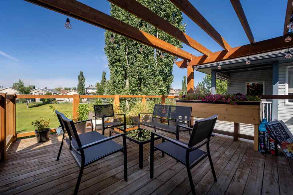 MLS® A2245092 - 14 Heritage Circle W in Heritage Heights Lethbridge, Residential