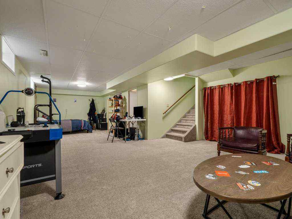 MLS® A2245095 - 42 Ridgewood Boulevard W in Ridgewood Lethbridge, Residential