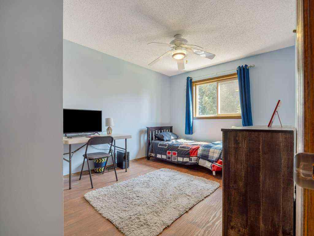 MLS® A2245095 - 42 Ridgewood Boulevard W in Ridgewood Lethbridge, Residential