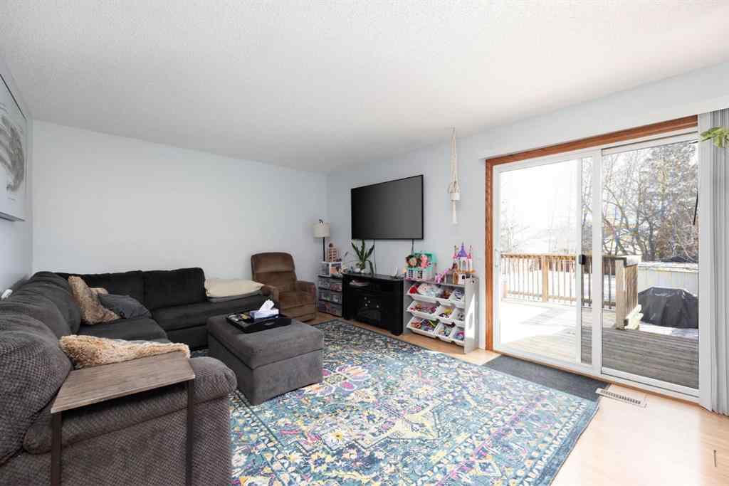 MLS® A2245103 - 124 Wallace Place  in Thickwood Fort McMurray, Residential