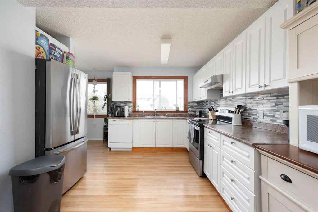MLS® A2245103 - 124 Wallace Place  in Thickwood Fort McMurray, Residential