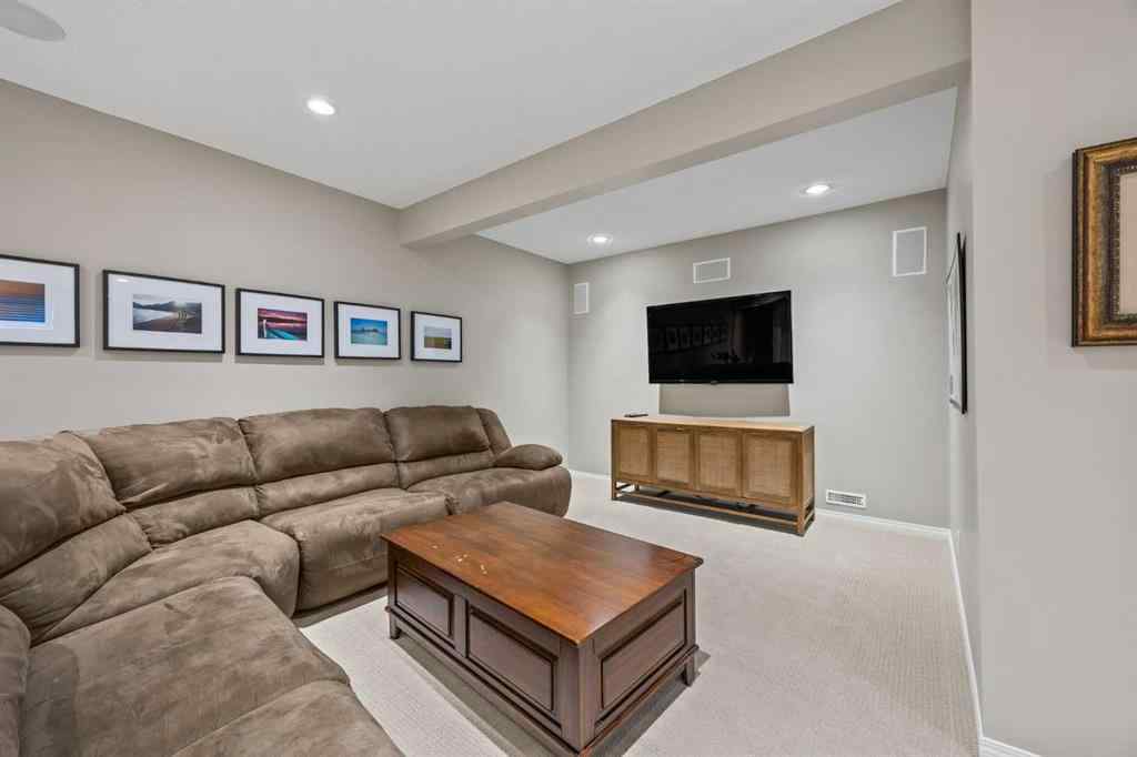MLS® A2245108 - 184 Cougar Ridge Manor SW in Cougar Ridge Calgary, Residential