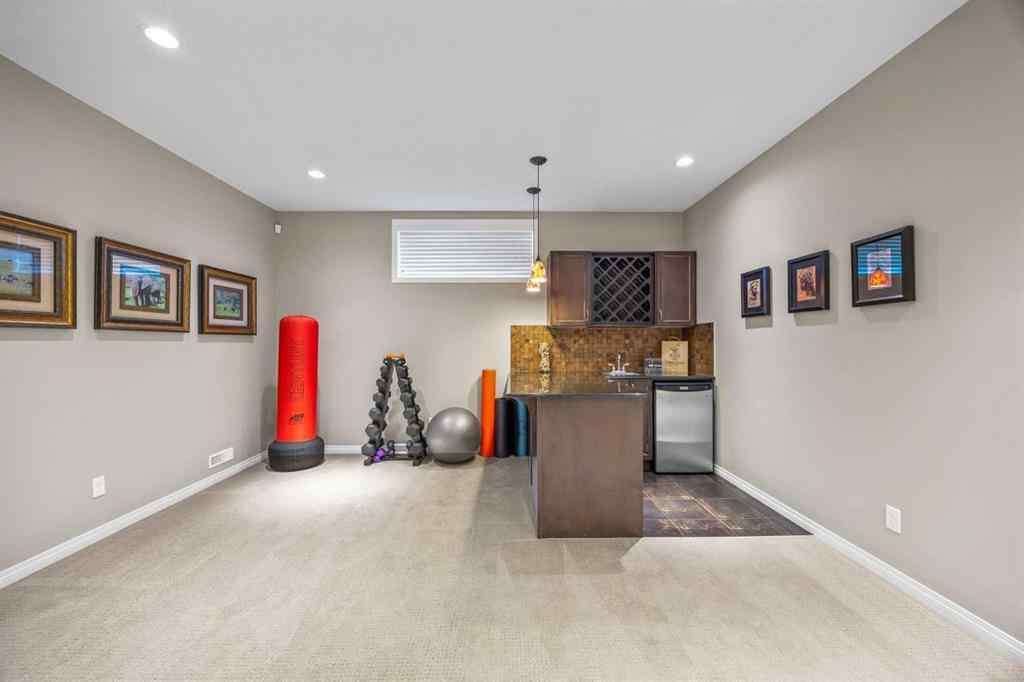 MLS® A2245108 - 184 Cougar Ridge Manor SW in Cougar Ridge Calgary, Residential