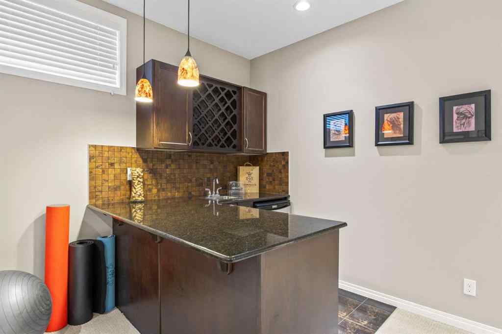 MLS® A2245108 - 184 Cougar Ridge Manor SW in Cougar Ridge Calgary, Residential