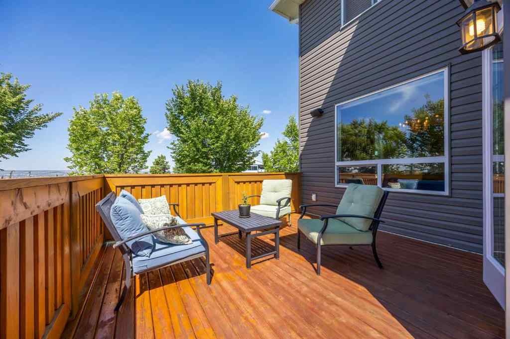 MLS® A2245108 - 184 Cougar Ridge Manor SW in Cougar Ridge Calgary, Residential