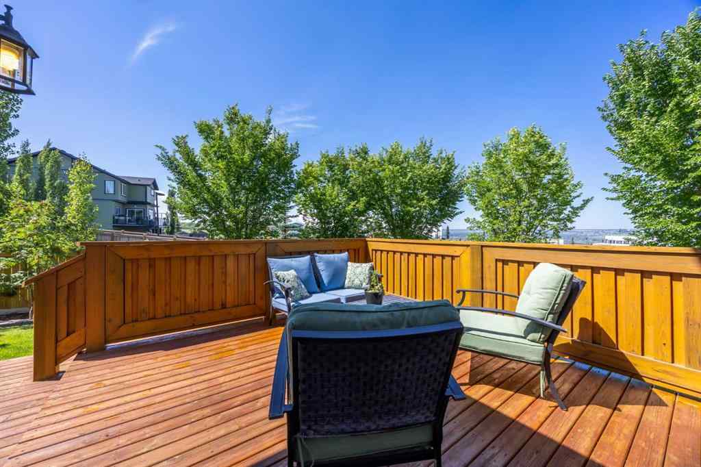 MLS® A2245108 - 184 Cougar Ridge Manor SW in Cougar Ridge Calgary, Residential