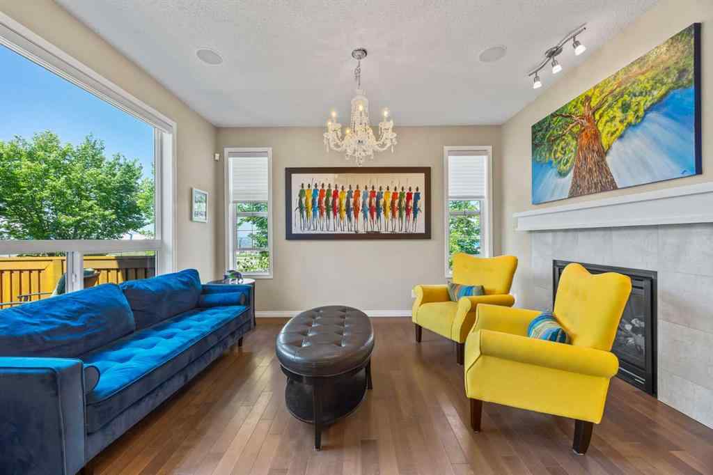 MLS® A2245108 - 184 Cougar Ridge Manor SW in Cougar Ridge Calgary, Residential