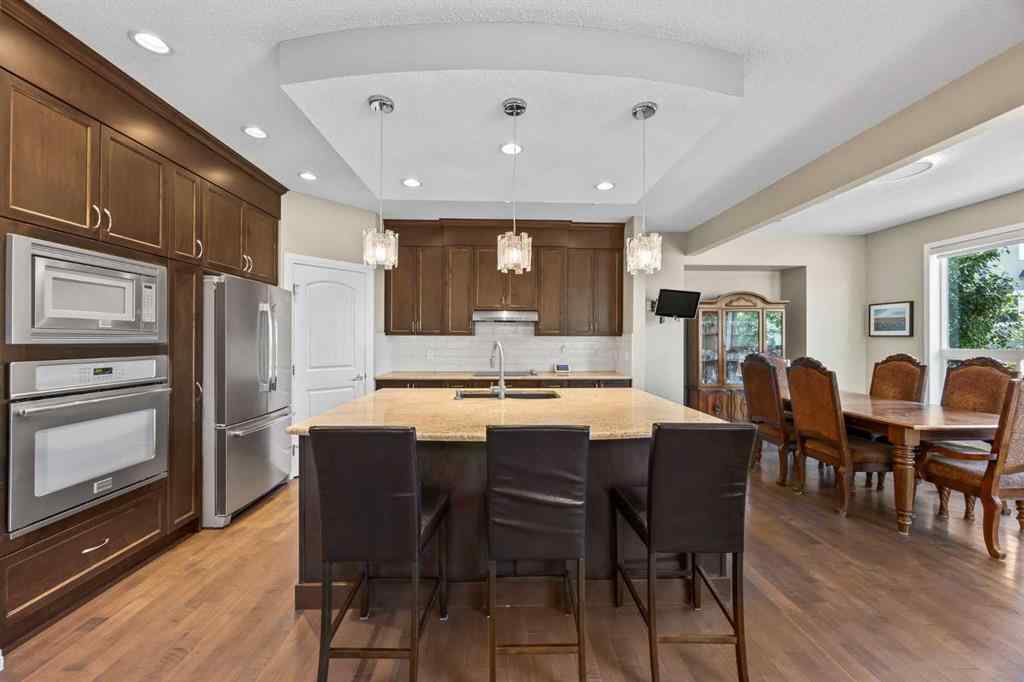 MLS® A2245108 - 184 Cougar Ridge Manor SW in Cougar Ridge Calgary, Residential