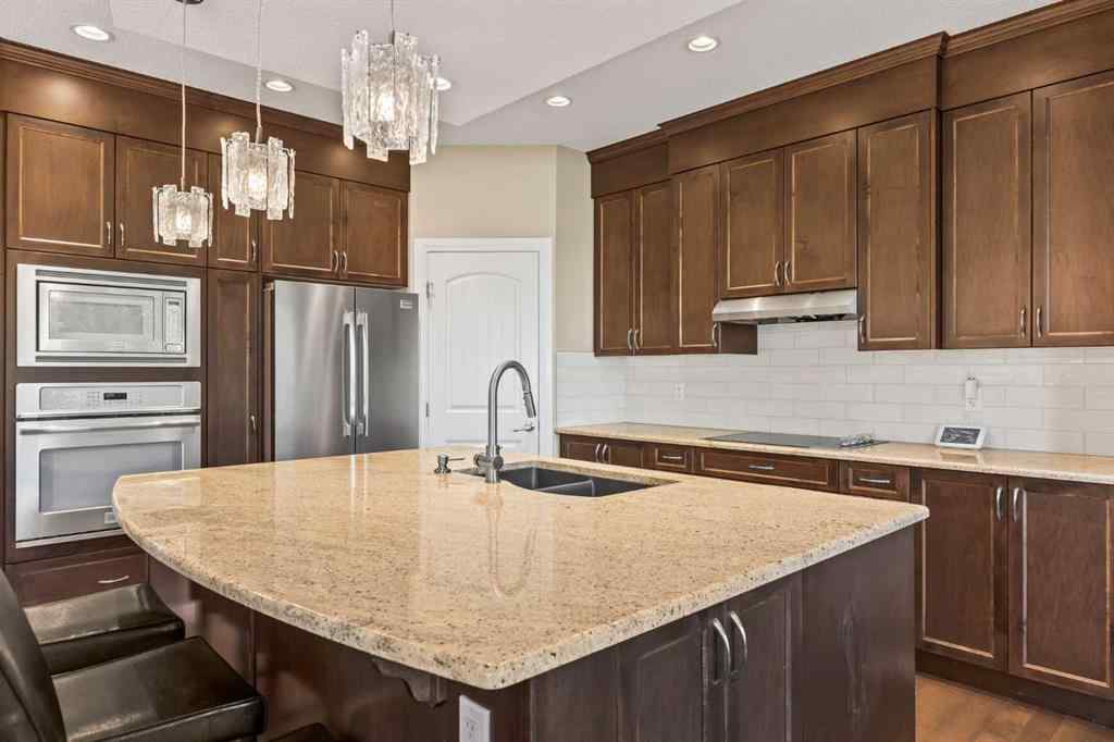 MLS® A2245108 - 184 Cougar Ridge Manor SW in Cougar Ridge Calgary, Residential