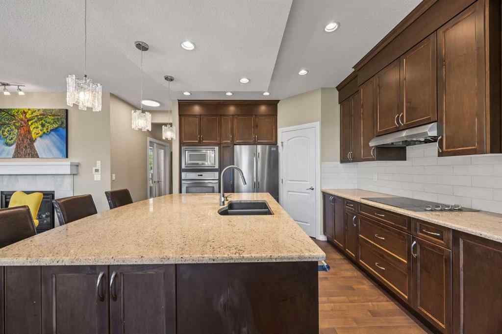 MLS® A2245108 - 184 Cougar Ridge Manor SW in Cougar Ridge Calgary, Residential