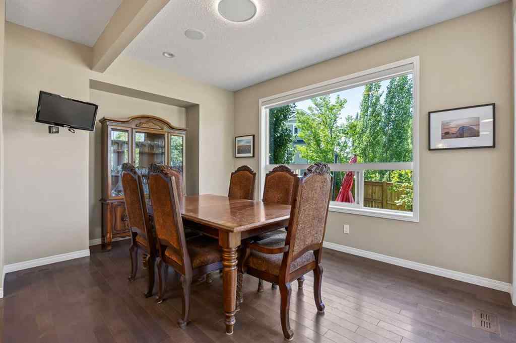 MLS® A2245108 - 184 Cougar Ridge Manor SW in Cougar Ridge Calgary, Residential