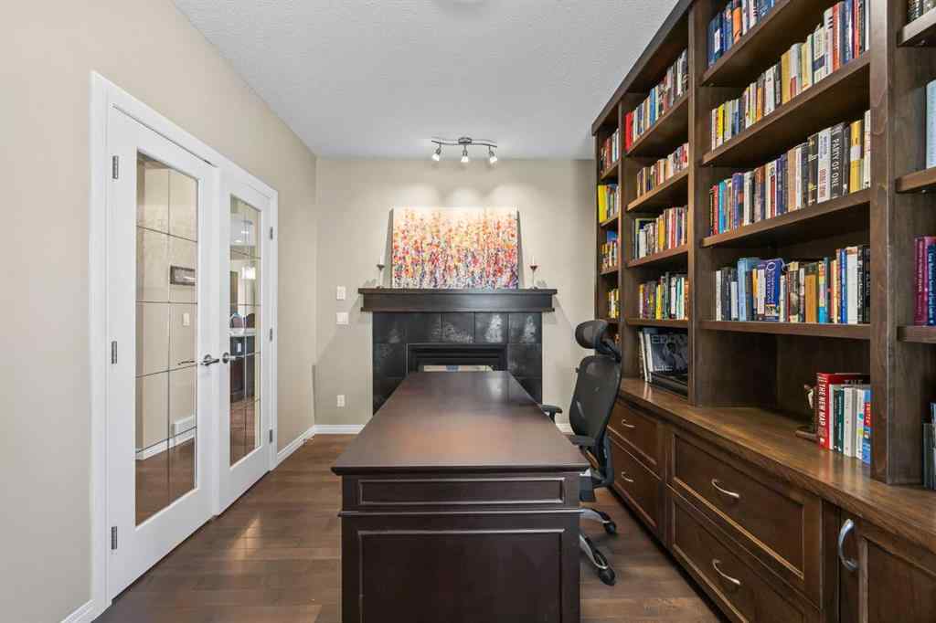 MLS® A2245108 - 184 Cougar Ridge Manor SW in Cougar Ridge Calgary, Residential