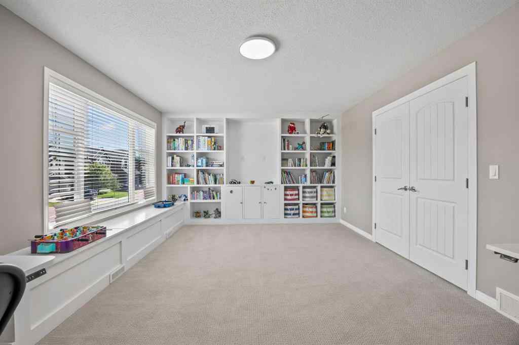 MLS® A2245108 - 184 Cougar Ridge Manor SW in Cougar Ridge Calgary, Residential
