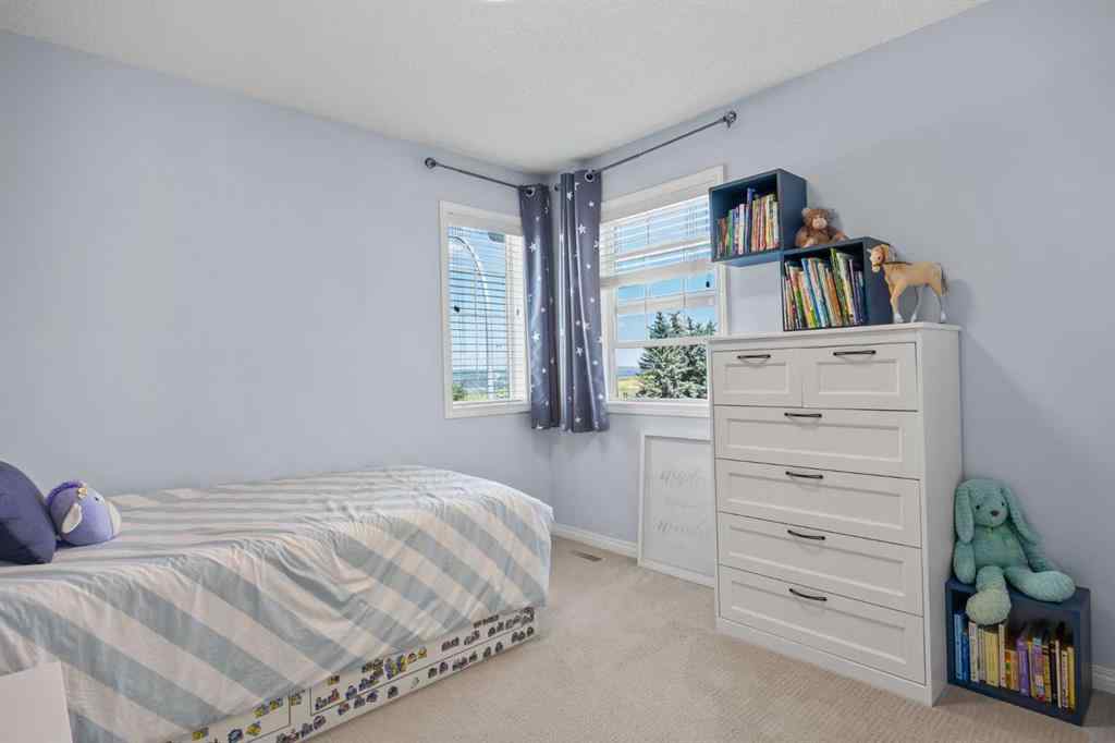 MLS® A2245108 - 184 Cougar Ridge Manor SW in Cougar Ridge Calgary, Residential