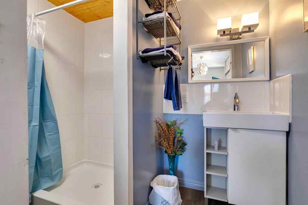 MLS® A2245110 - 1605 4 Avenue SW in Newcastle Drumheller, Residential