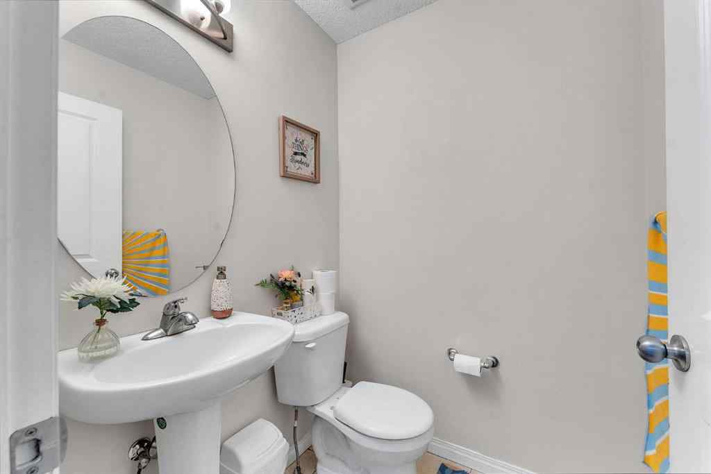 MLS® A2245120 - 8330 Saddlebrook Drive NE in Saddle Ridge Calgary, Residential