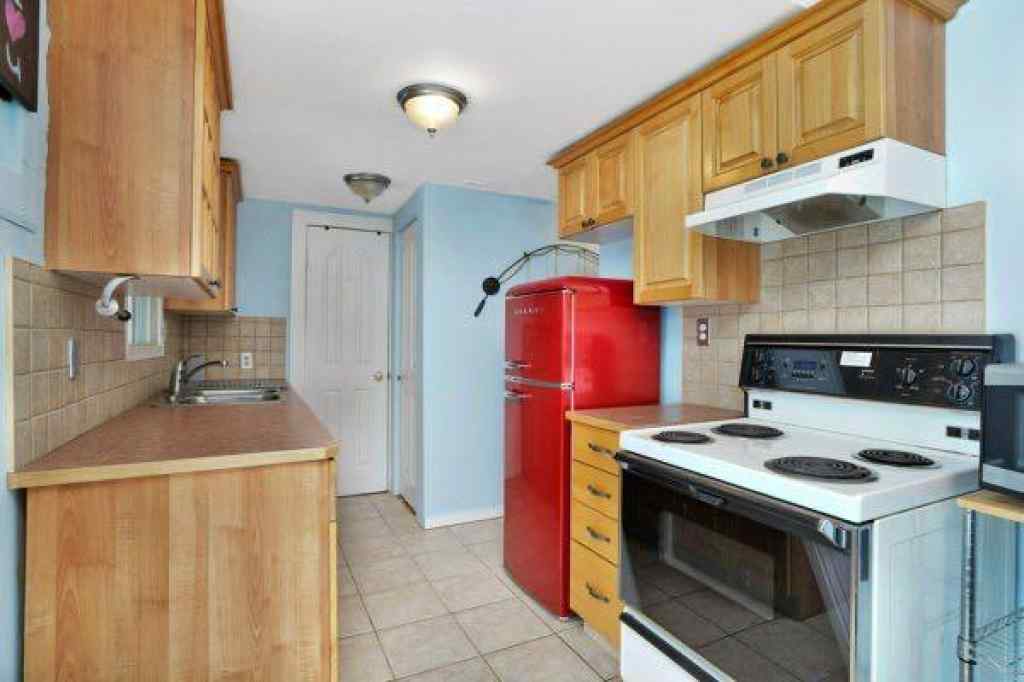 MLS® A2245127 - 5008 35 Street  in Cottage Area Sylvan Lake, Residential