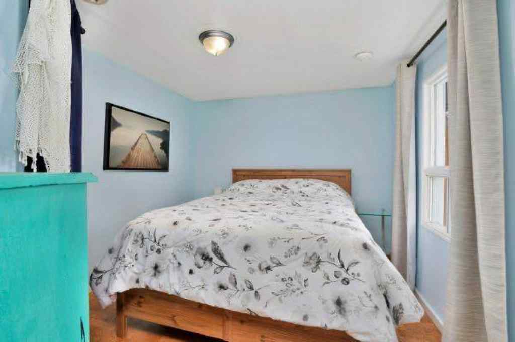 MLS® A2245127 - 5008 35 Street  in Cottage Area Sylvan Lake, Residential