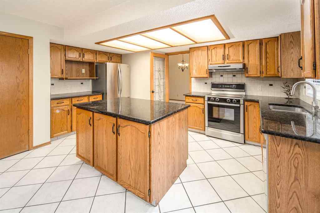 MLS® A2245136 - 67 Edgebrook Way NW in Edgemont Calgary, Residential