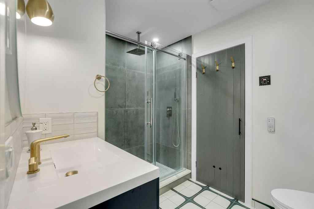 MLS® A2245149 - 931 Shawnee Drive SW in Shawnee Slopes Calgary, Residential