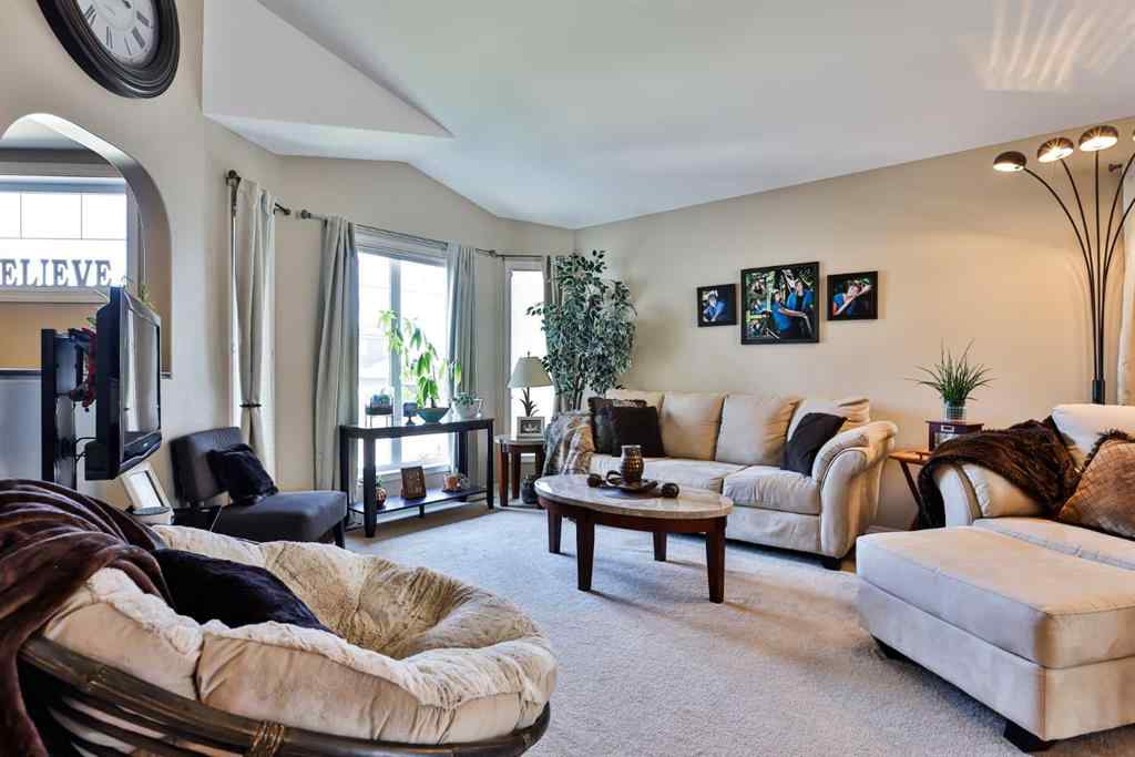 MLS® A2245195 - 240 Squamish Court W in Indian Battle Heights Lethbridge, Residential