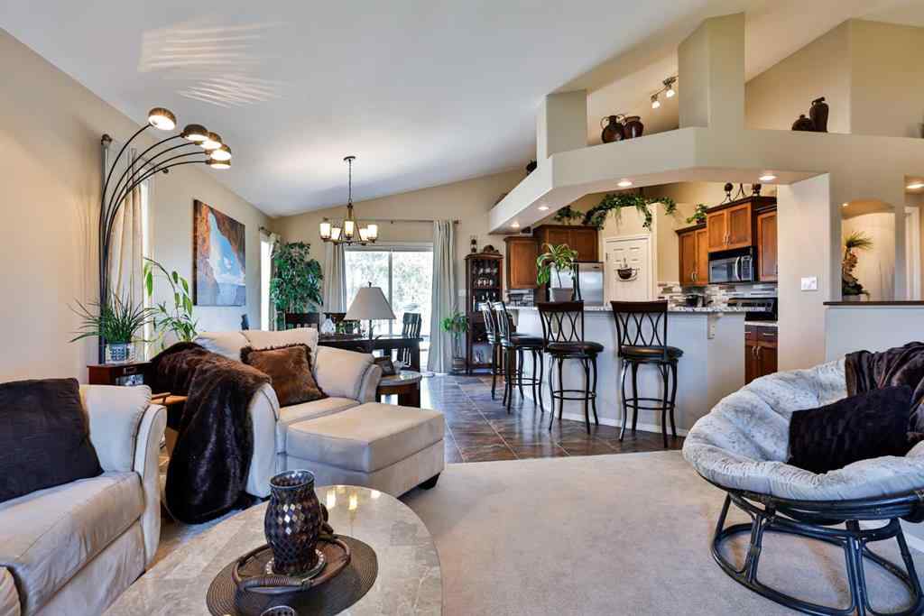 MLS® A2245195 - 240 Squamish Court W in Indian Battle Heights Lethbridge, Residential