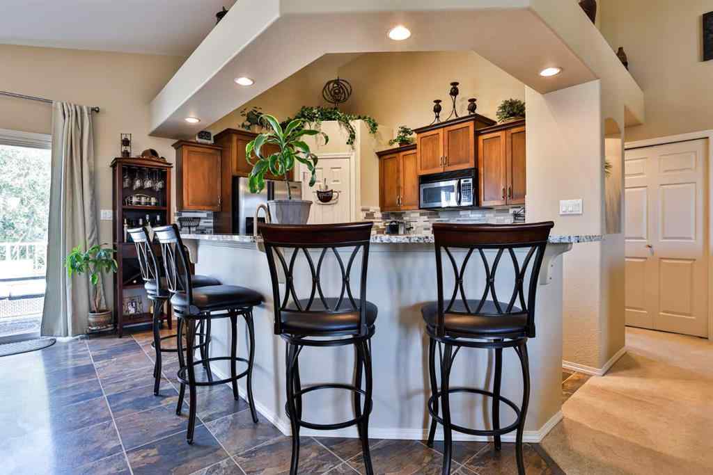 MLS® A2245195 - 240 Squamish Court W in Indian Battle Heights Lethbridge, Residential