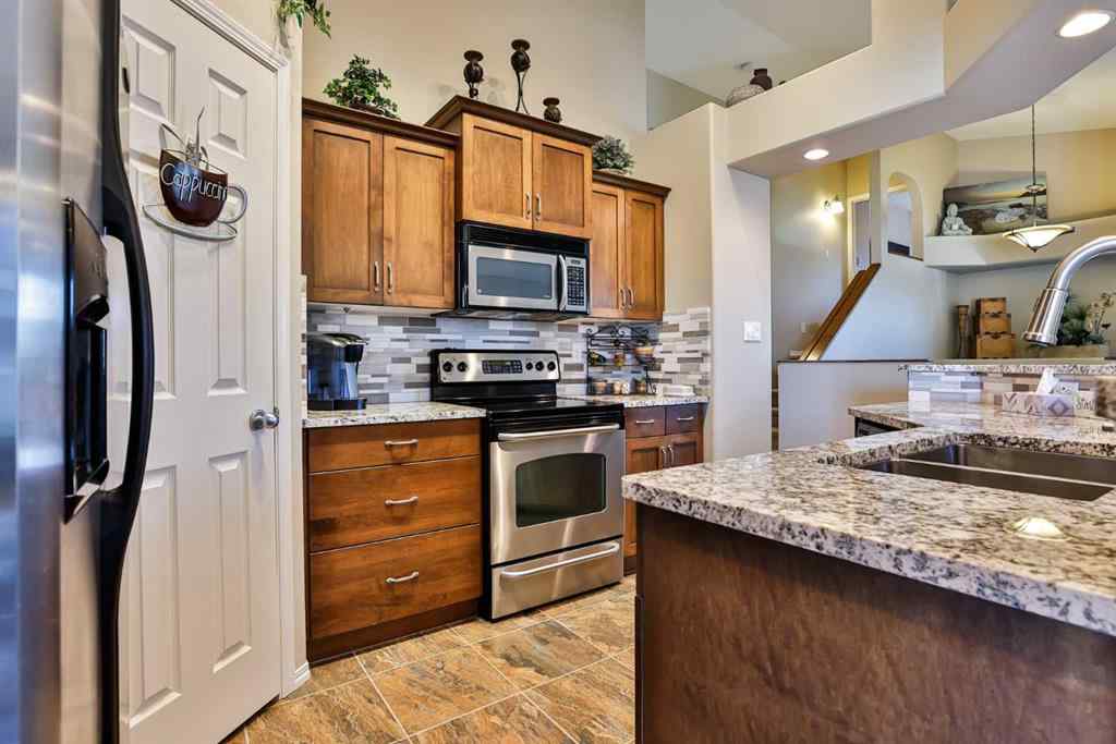 MLS® A2245195 - 240 Squamish Court W in Indian Battle Heights Lethbridge, Residential