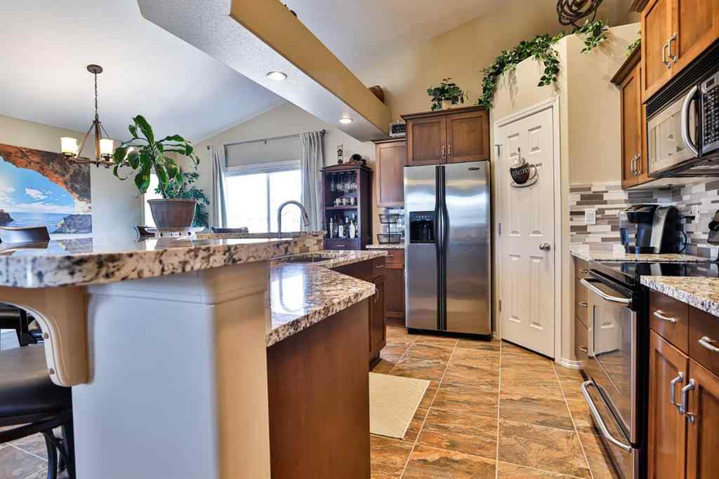 MLS® A2245195 - 240 Squamish Court W in Indian Battle Heights Lethbridge, Residential