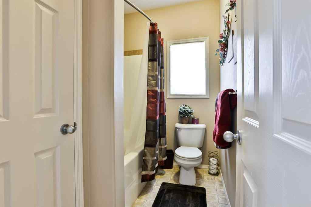 MLS® A2245195 - 240 Squamish Court W in Indian Battle Heights Lethbridge, Residential