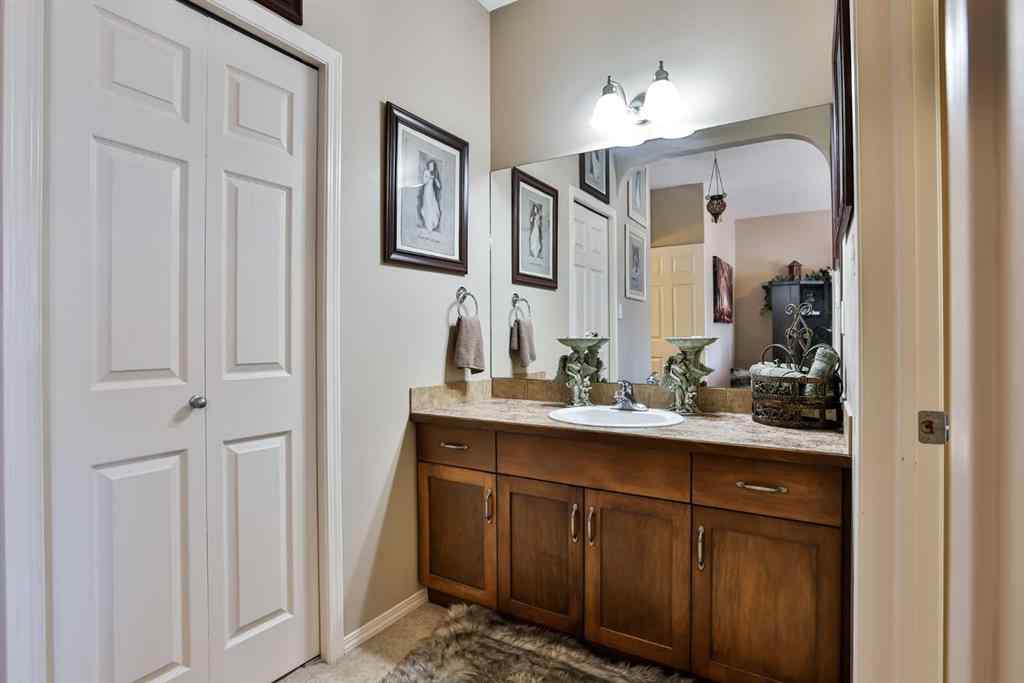 MLS® A2245195 - 240 Squamish Court W in Indian Battle Heights Lethbridge, Residential
