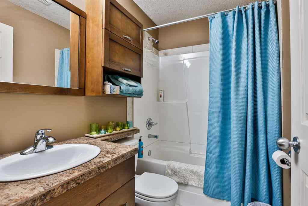 MLS® A2245195 - 240 Squamish Court W in Indian Battle Heights Lethbridge, Residential
