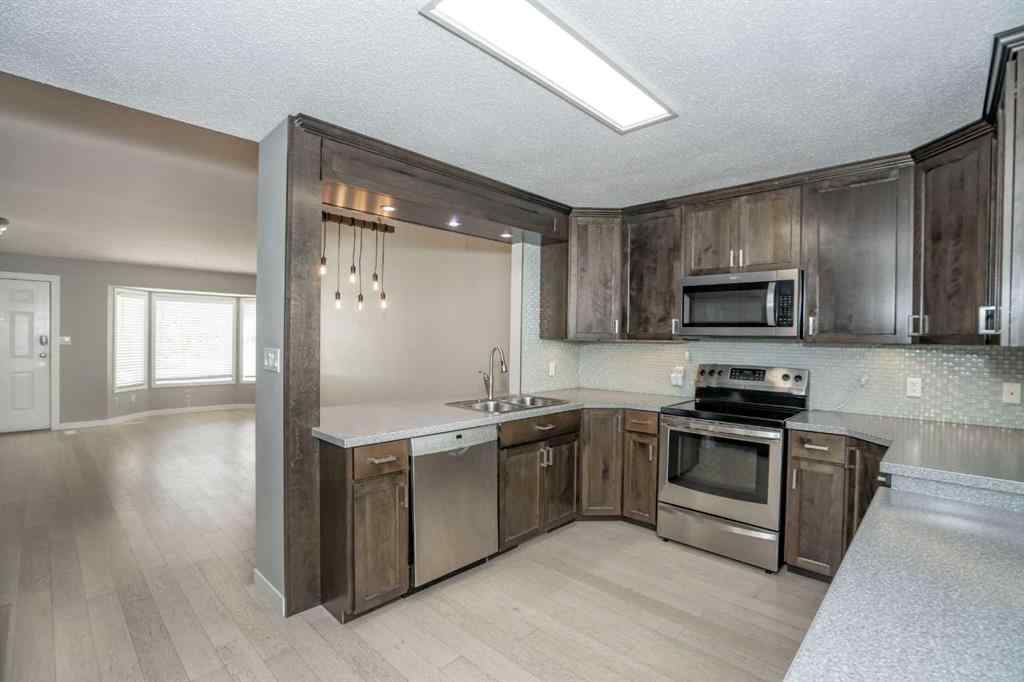 MLS® A2245236 - 8221 102 Avenue  in Saddleback Ridge Peace River, Residential