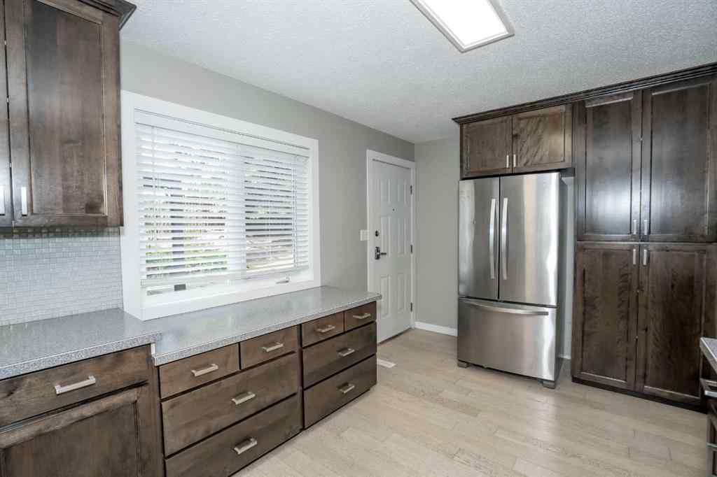 MLS® A2245236 - 8221 102 Avenue  in Saddleback Ridge Peace River, Residential