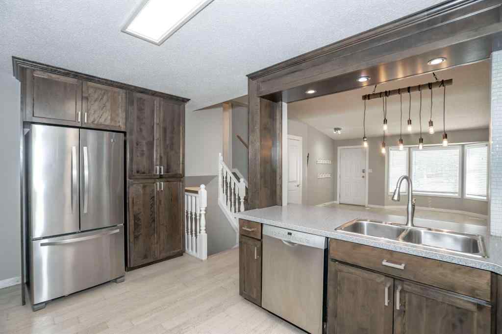 MLS® A2245236 - 8221 102 Avenue  in Saddleback Ridge Peace River, Residential